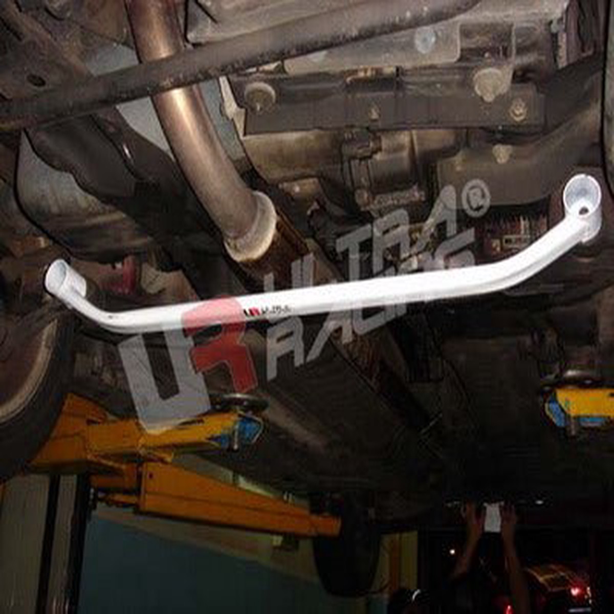 Daihatsu Charade G100 87-94 Ultra Racing 2-Point Front Lower Tiebar  UR-LA2-604