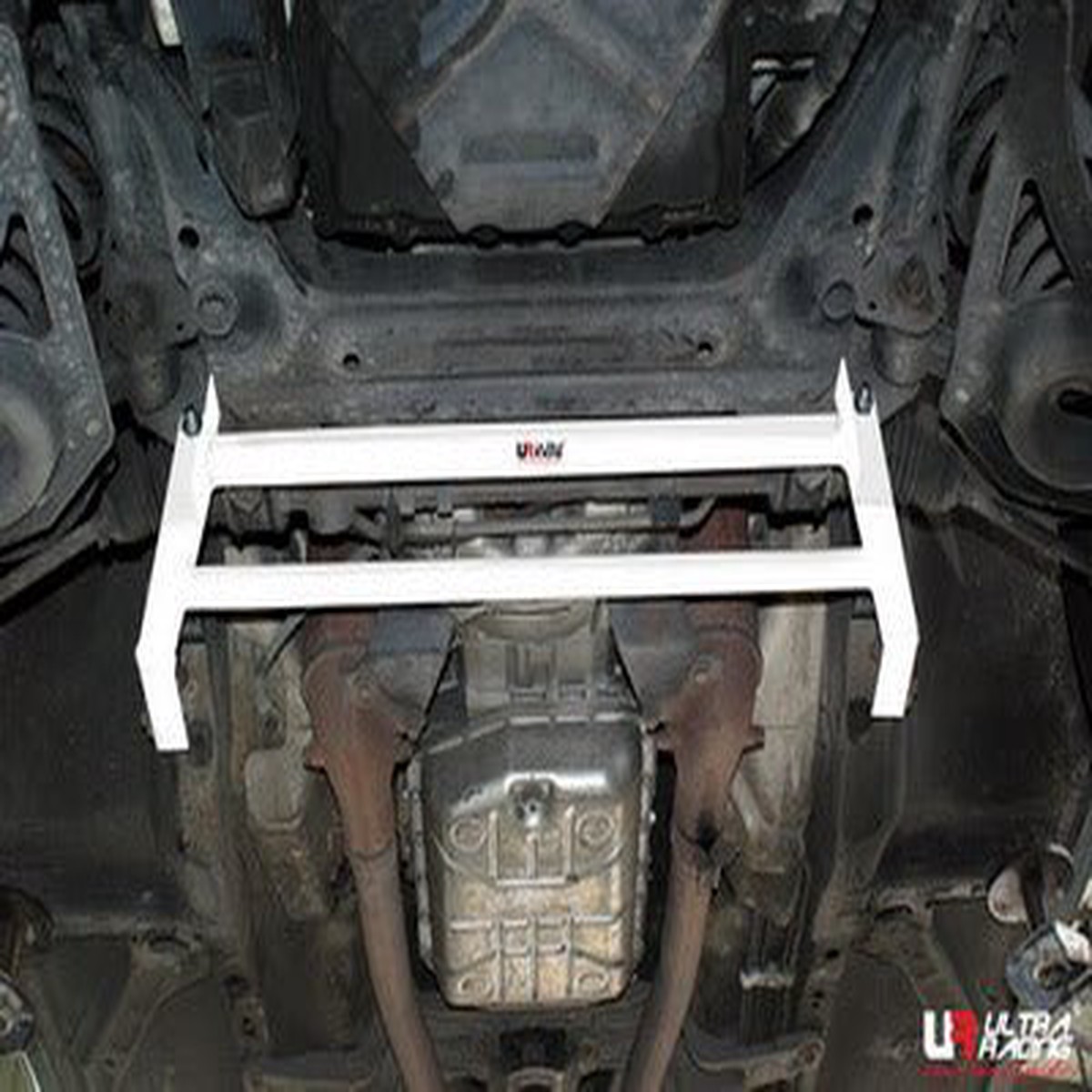 Jaguar XJ (X308) 4.0 98-02 Ultra Racing 4-Point Front H-Brace  UR-LA4-1544