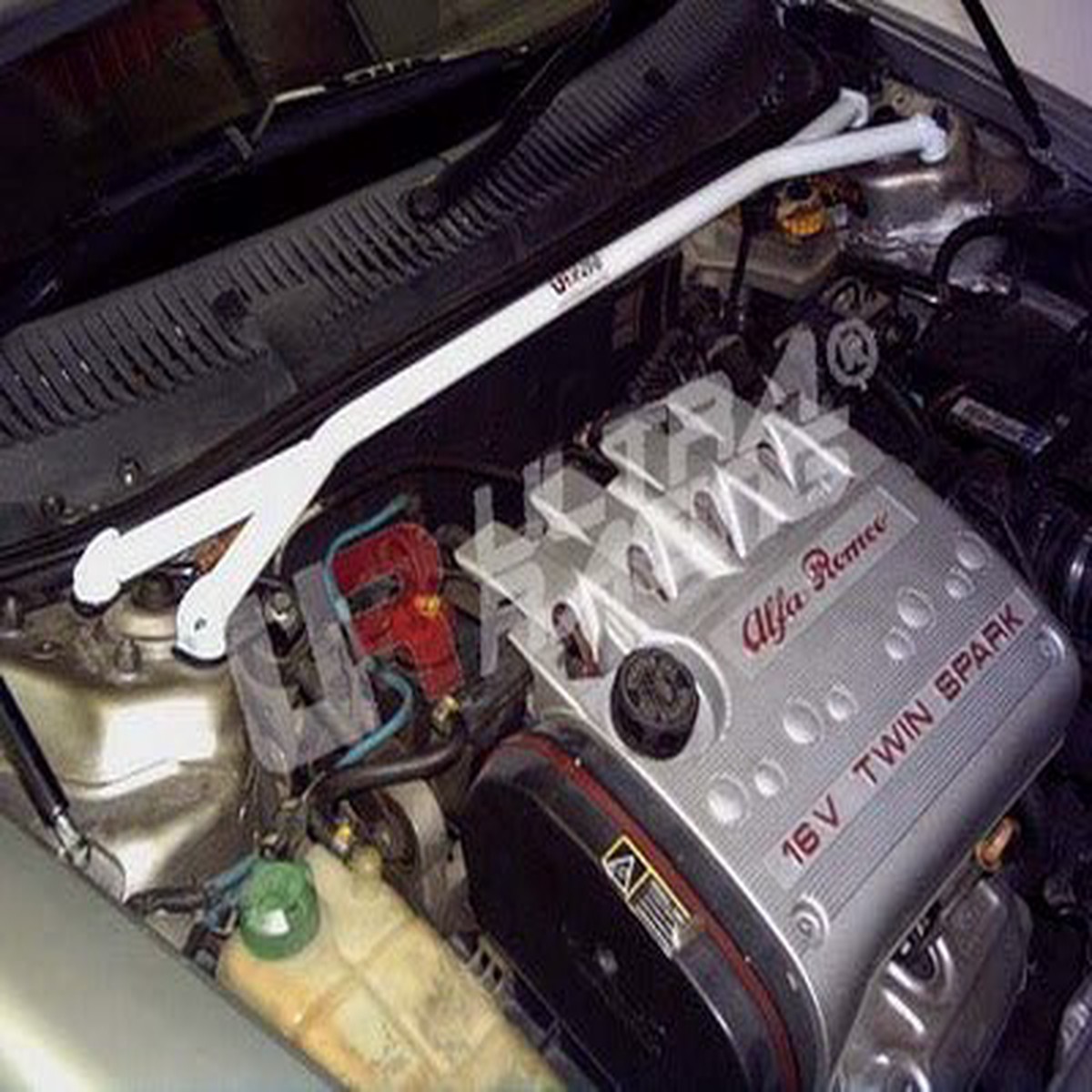 Alfa Romeo 156 Ultra Racing 2-Point Front Upper Strutbar  UR-TW2-119