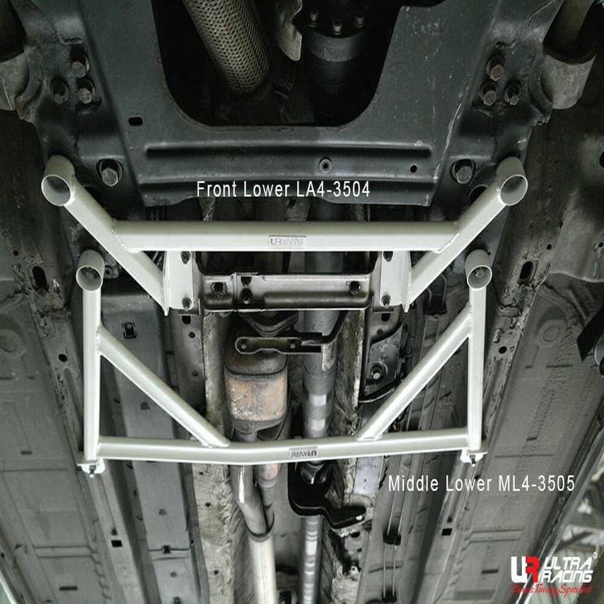 Alfa Romeo 159 05+ / Brera Ultra Racing Mid Lower Bar  UR-ML4-3505