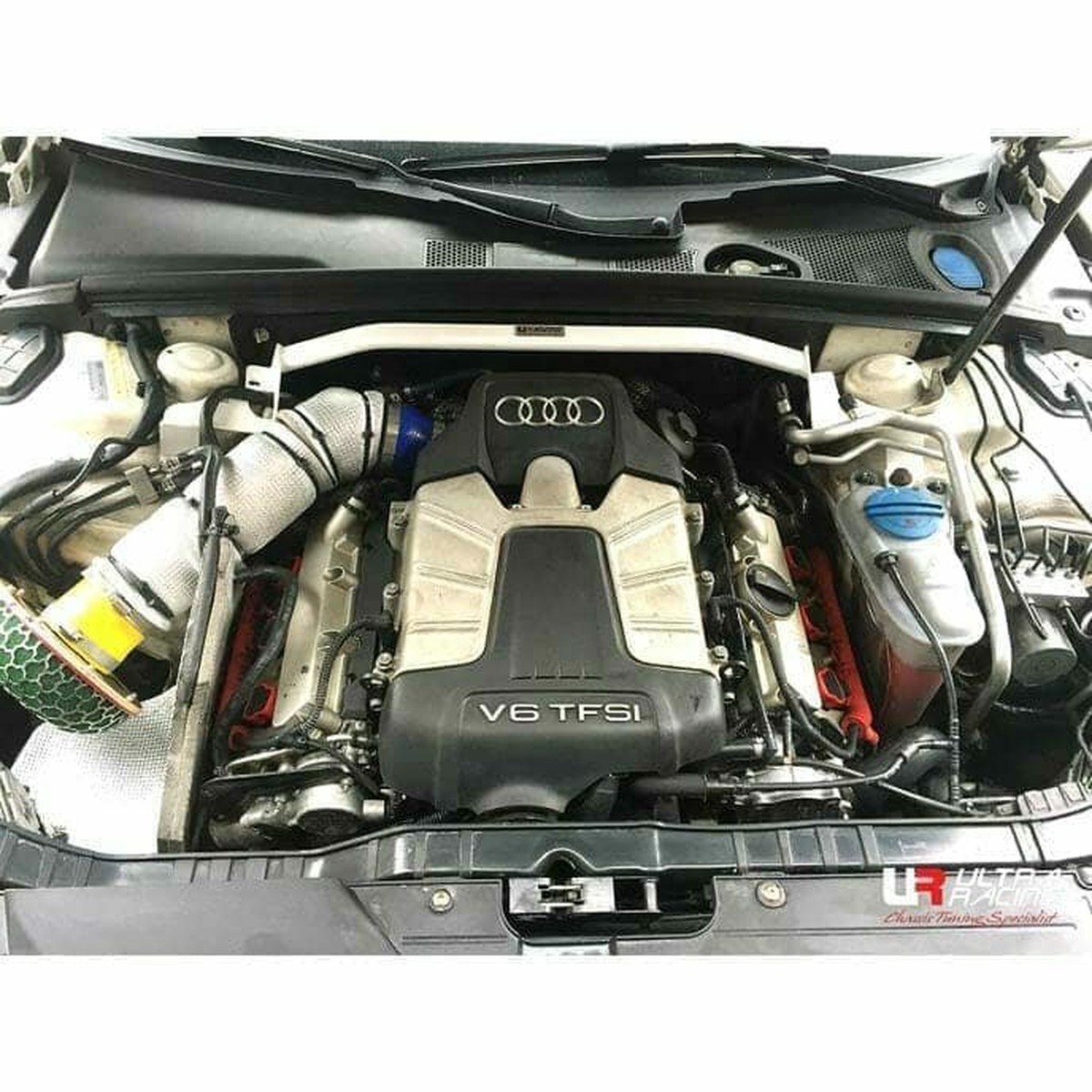 Audi S4 B8 3.0 4WD Ultra Racing 2-Point Front Upper Strutbar  UR-TW2-2762