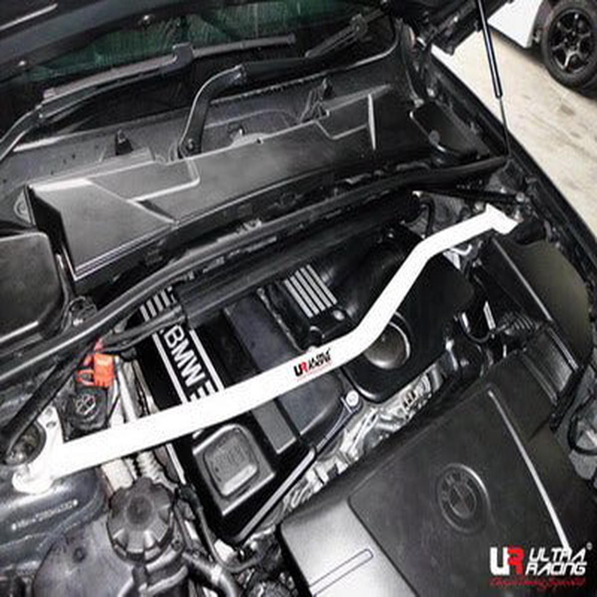 BMW 3-Series E90 05+ 320 Ultra Racing Front Upper Strutbar  UR-TW2-1610