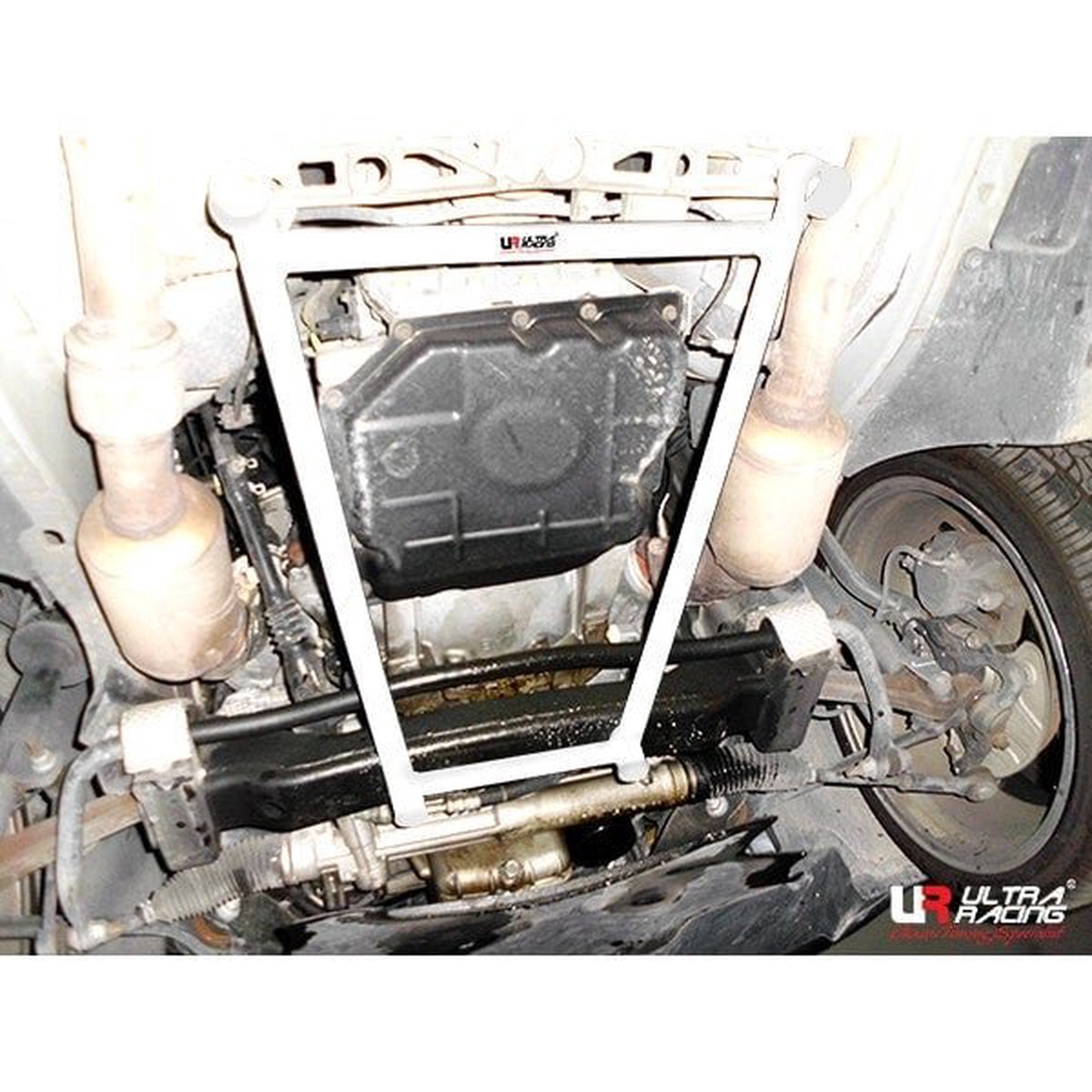 Chrysler 300C V6 05-10 Ultra Racing 4-Point Front Lower Brace  URUS-LA4-2341