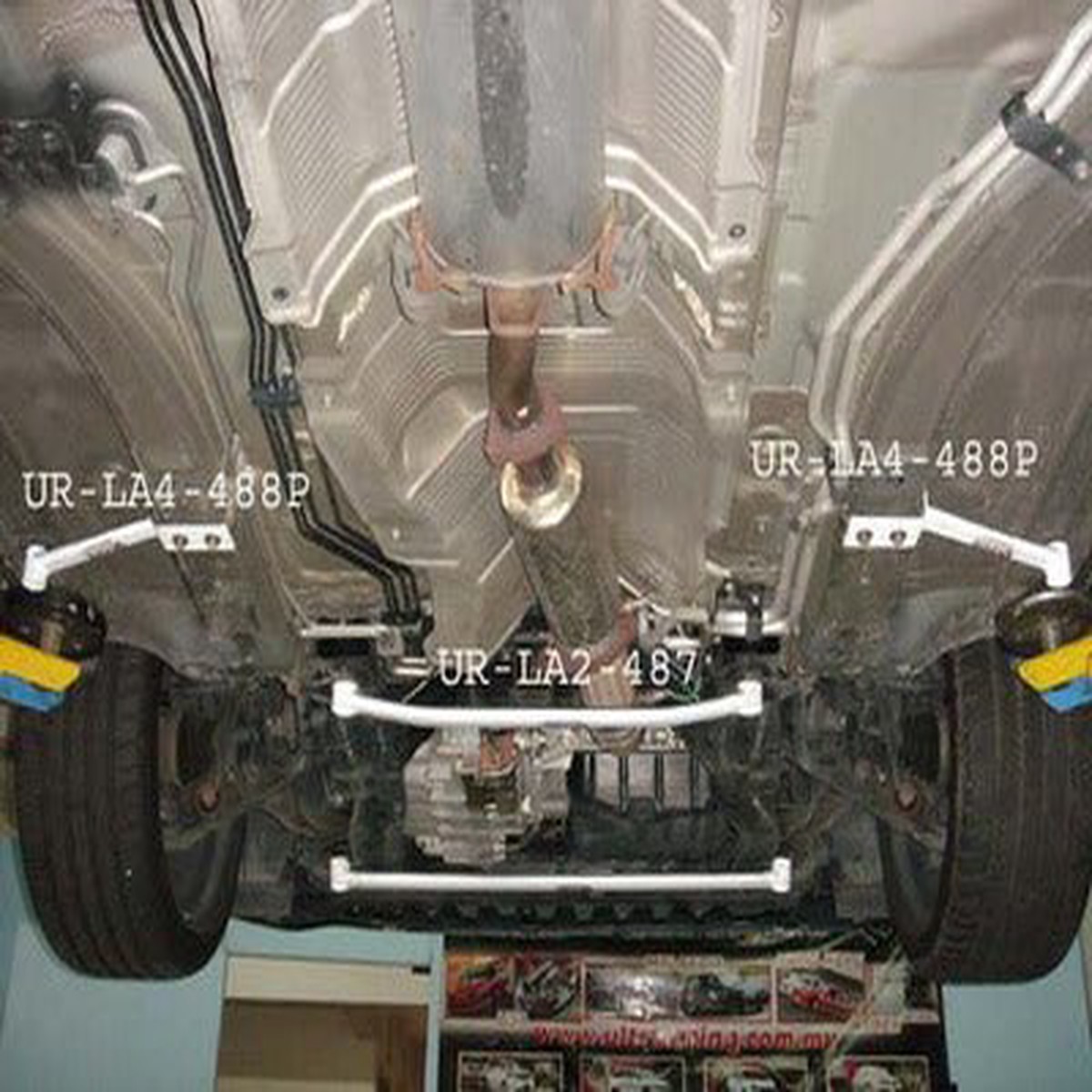 Honda Accord 03-08 2D/4D Ultra Racing 2x 2-Point Front Bars  UR-LS4-488P
