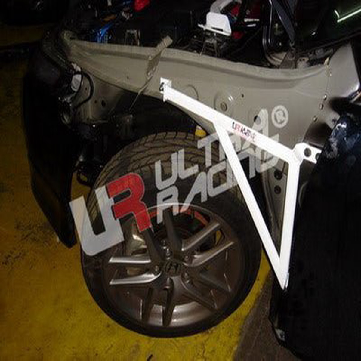 Honda Accord 03-08 4D Ultra Racing 3-Point Fender Brackets  UR-FD3-391P