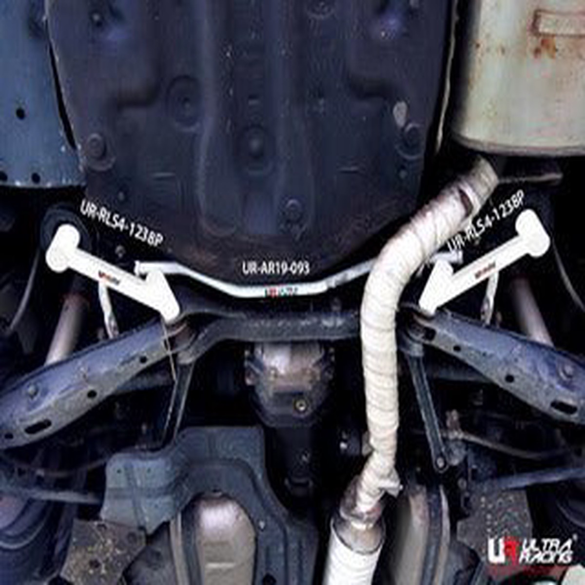 Lexus IS200/RS200 Ultra Racing 4-Point Rear Lower Braces  UR-RS4-1238P