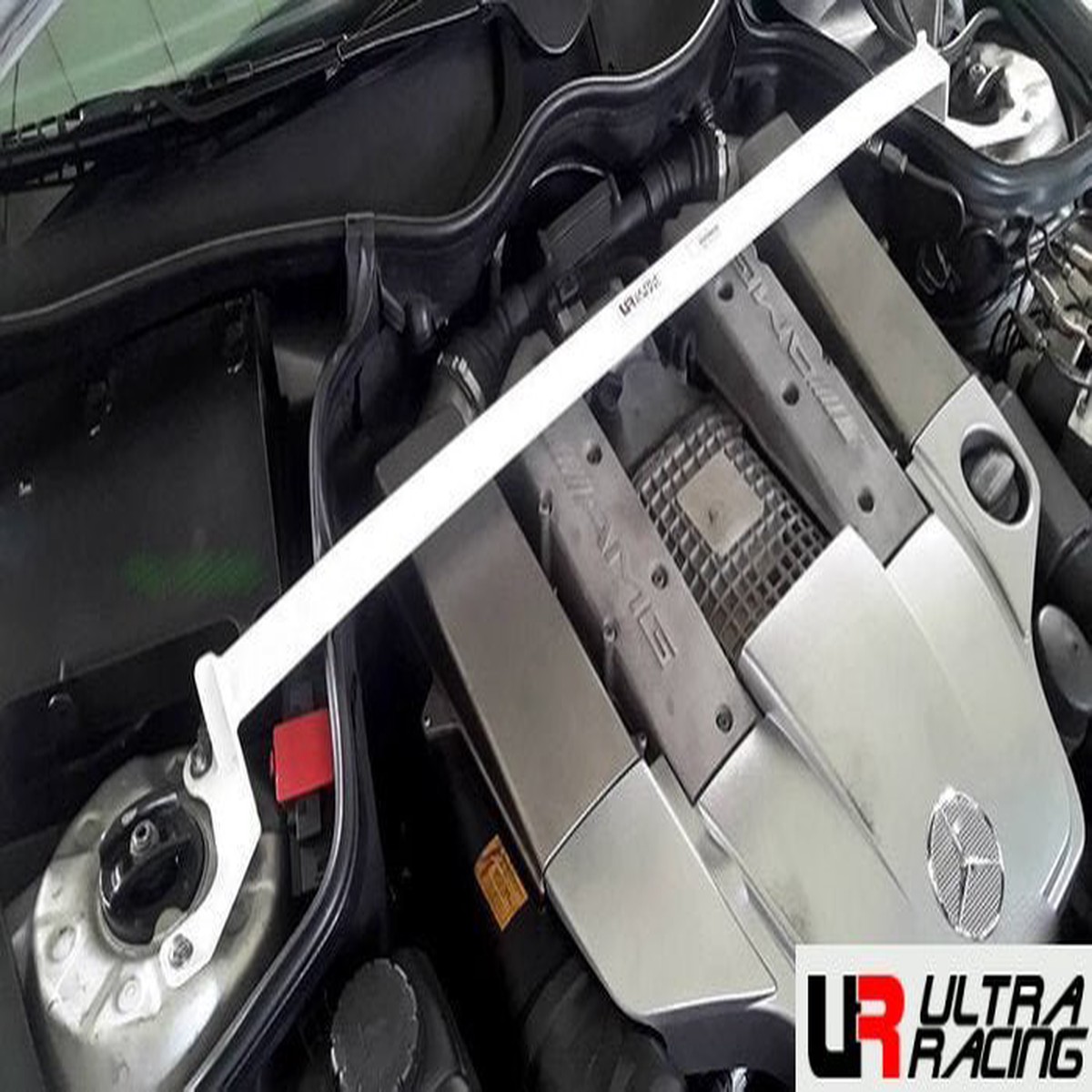 Mercedes C AMG W203 00-07 Ultra Racing 2-Point Front Upper Strut Bar  URTW-TW2-2903
