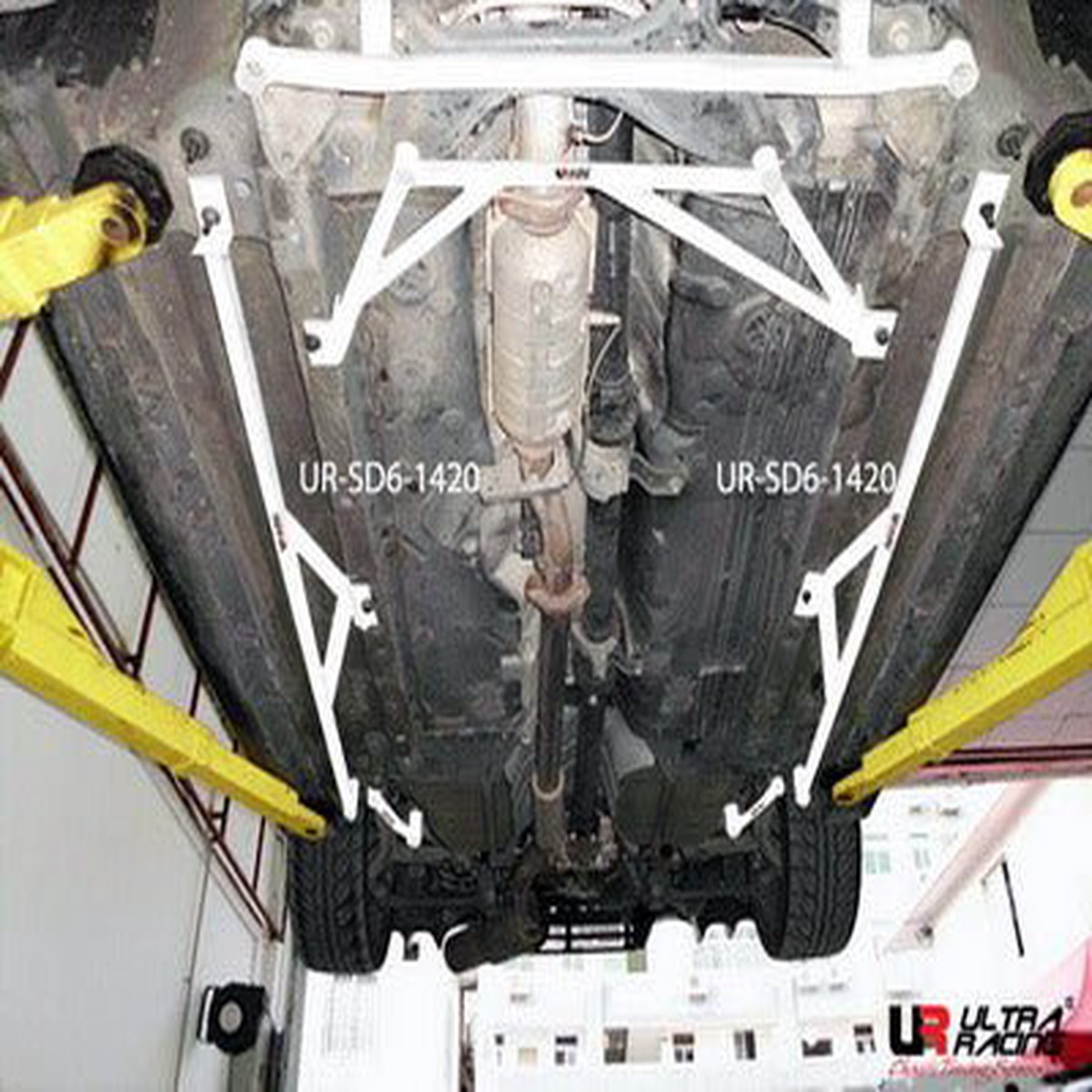 Mitsubishi EVO x Ultra Racing 2x 3-Point Side/Floor Bars  UR-SD6-1420P