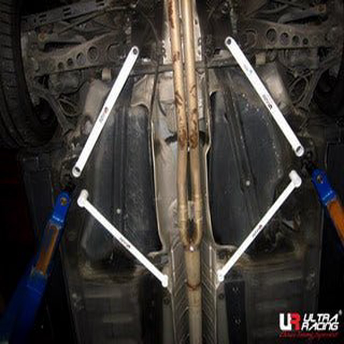 Volvo S60R 4WD Ultra Racing 4x 2-Point Rear Lower Braces  UR-RS8-484P