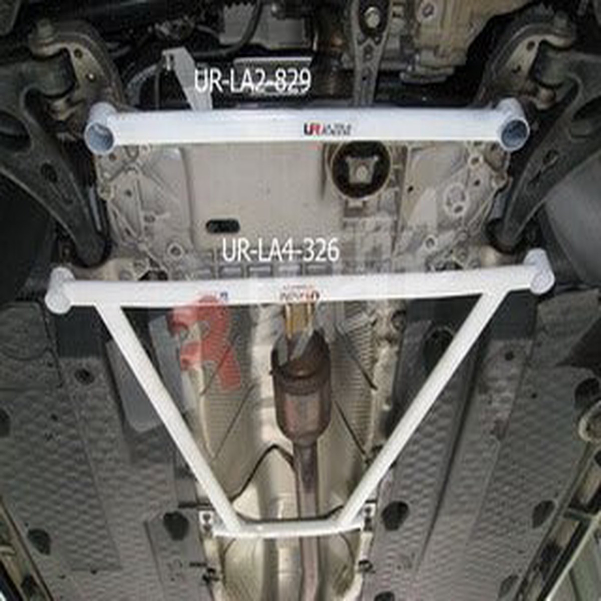 VW Golf 5 GTI + R32 Ultra Racing 2-Point Front Lower Brace  UR-LA2-829