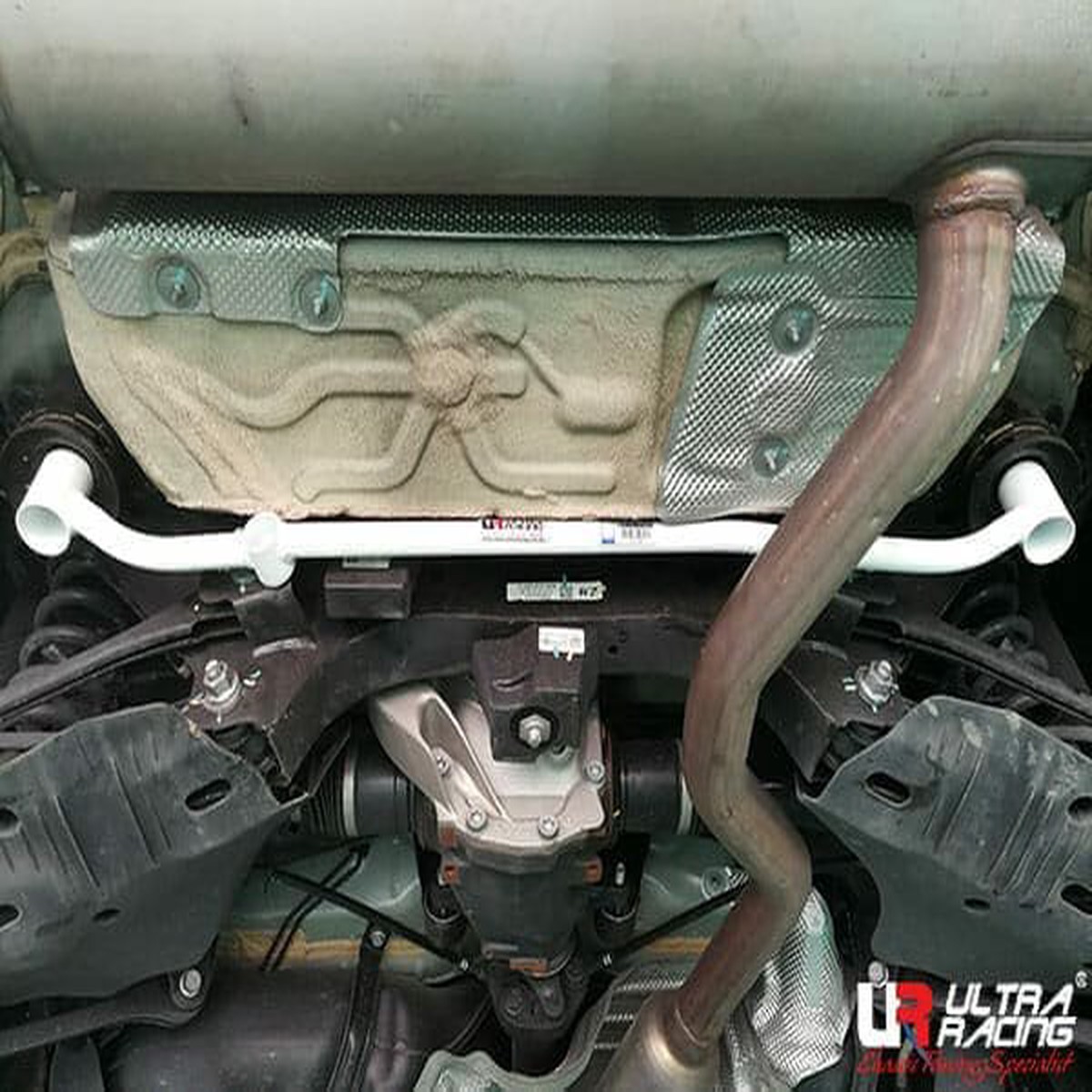 BMW 1 F20 116i 1.6T Hatchback 12-15 Ultra Racing 4-Point Rear Lower Bar3465  UR-RL4-3465