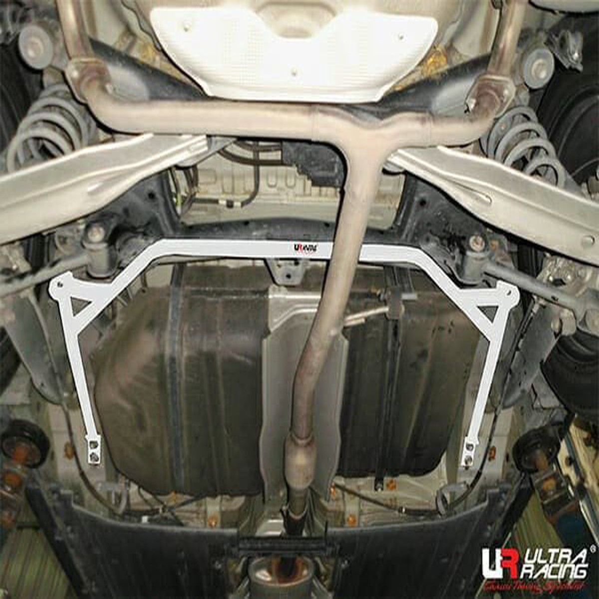 Suzuki Kizashi 2.4 2WD 10-13 Ultra Racing 4-Point Rear Lower Bar  UR-RL4-3795