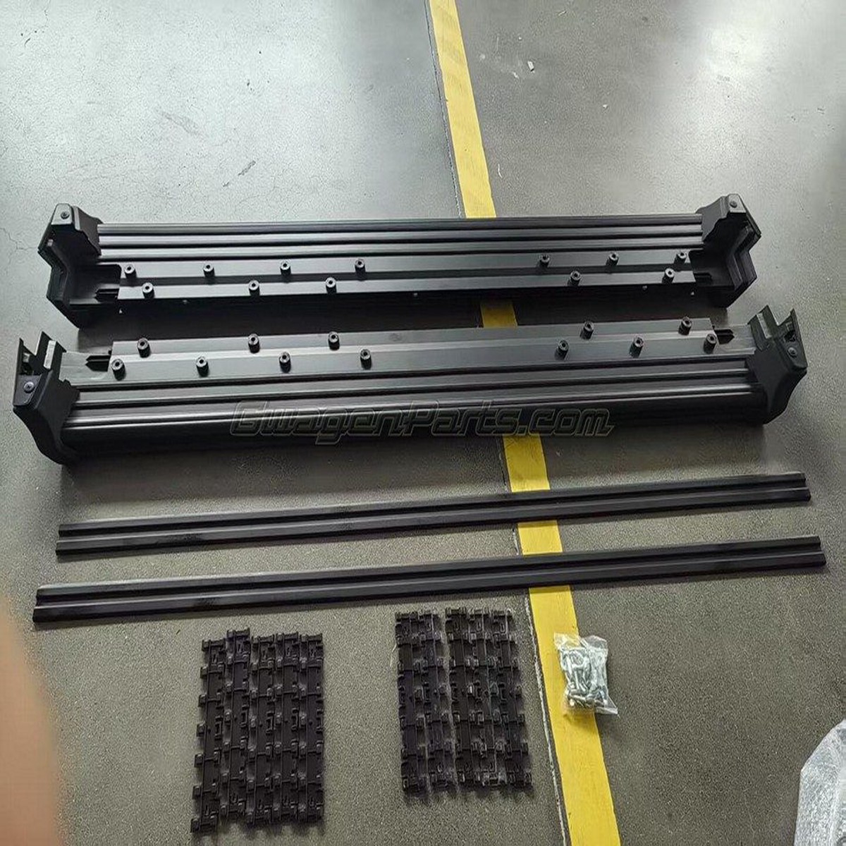 Mercedes OEM-Style Running Boards in Night Package Black Finish for 2025-on W465