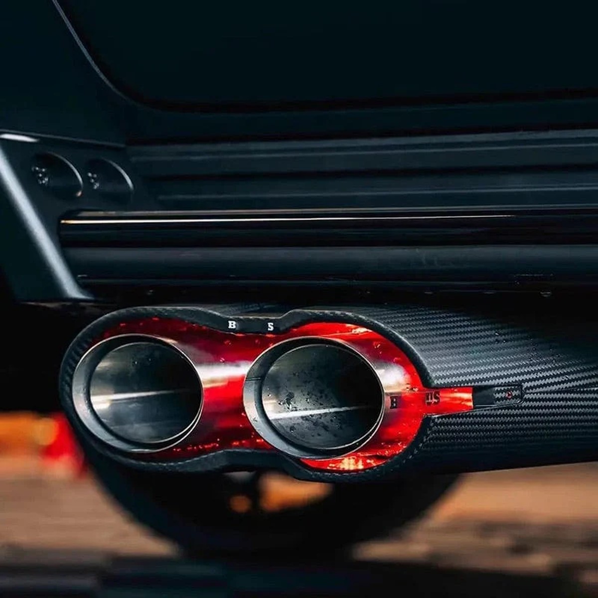 B-style Dry Carbon Fiber Illuminated Exhaust Tips for 20192024 G550/G63/44 W463A