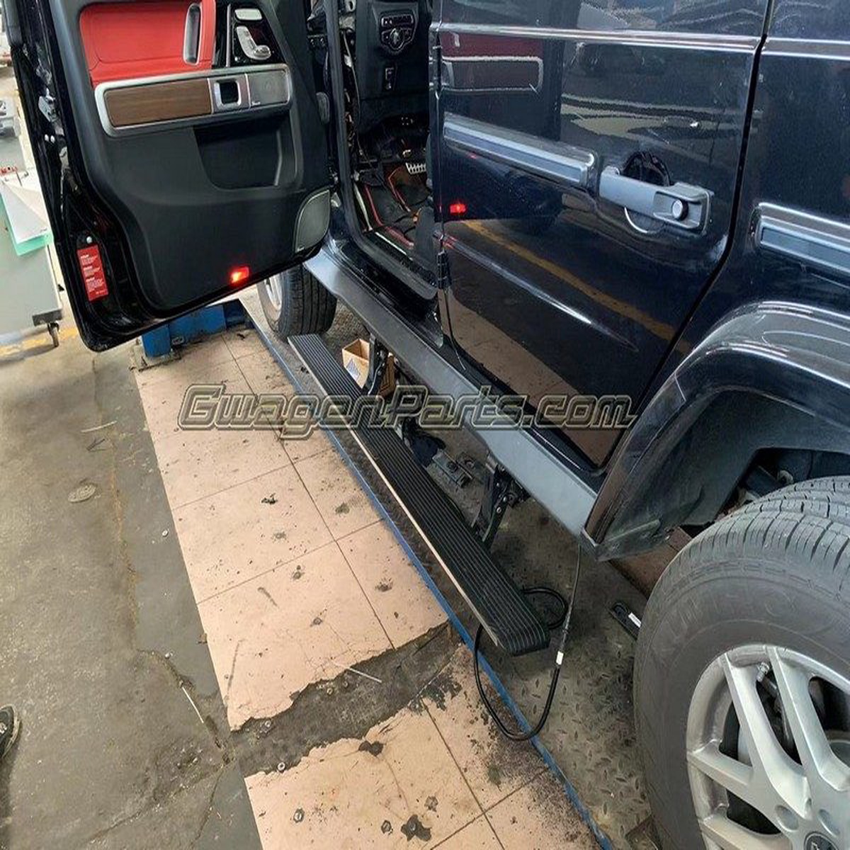 EUROSTEP Electric Side Steps for 2025 Mercedes Stronger Than The 1980s W465  LONG Version