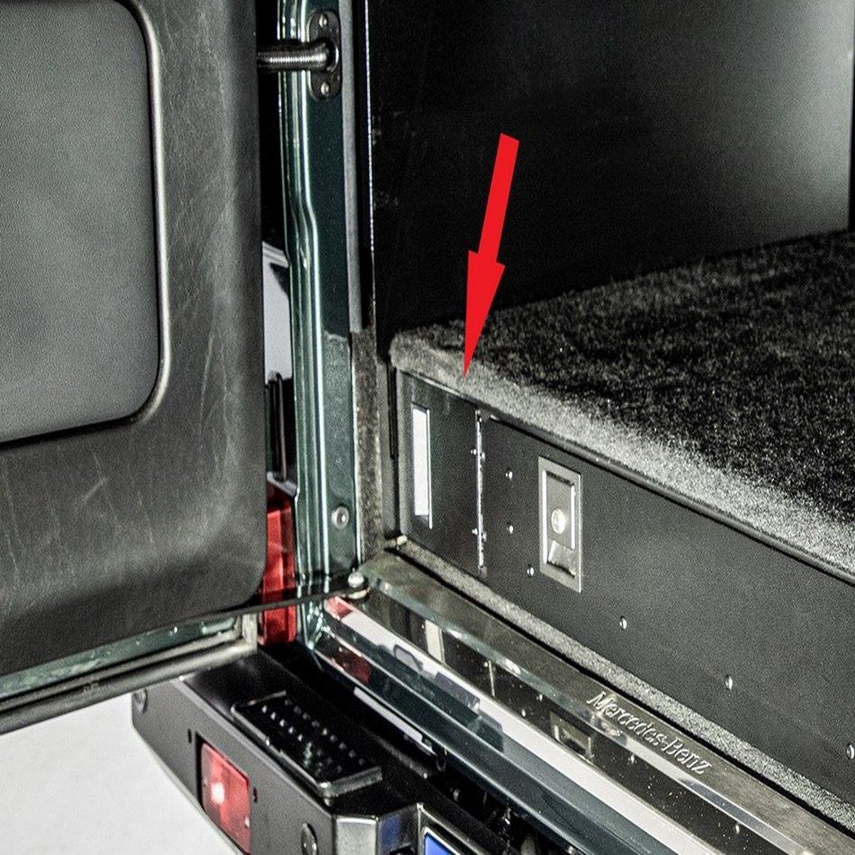 Mercedes G-class Drawer Side Flap  Flat Version, Left Side Closure for 20022018 W463