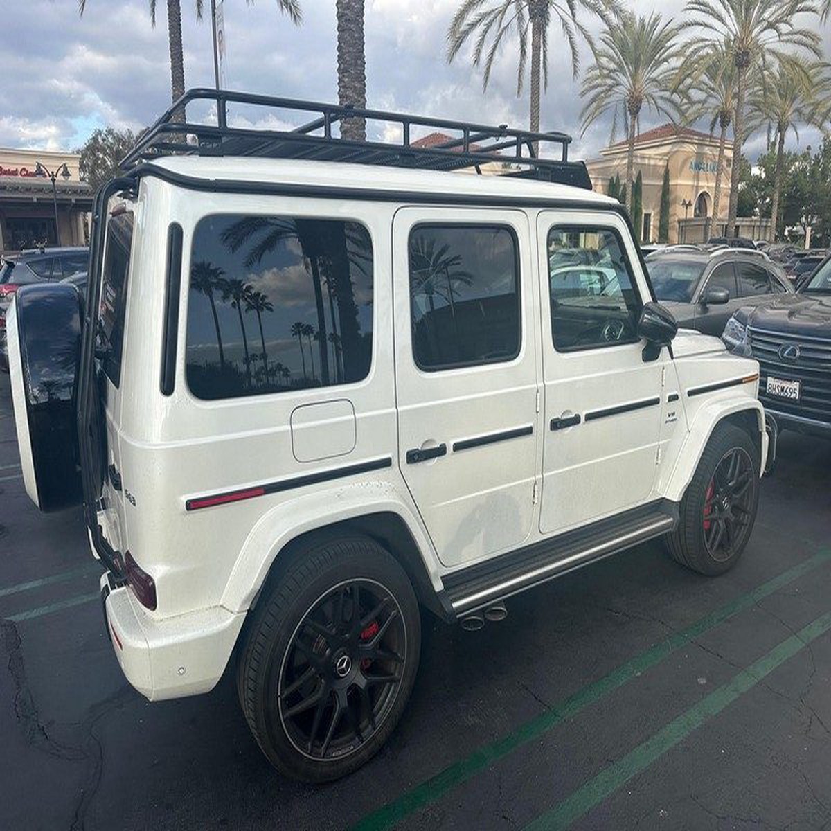 GOBI Mercedes G-Wagon AMG G63 Stealth Rack with Sunroof & Multi-Light Setup