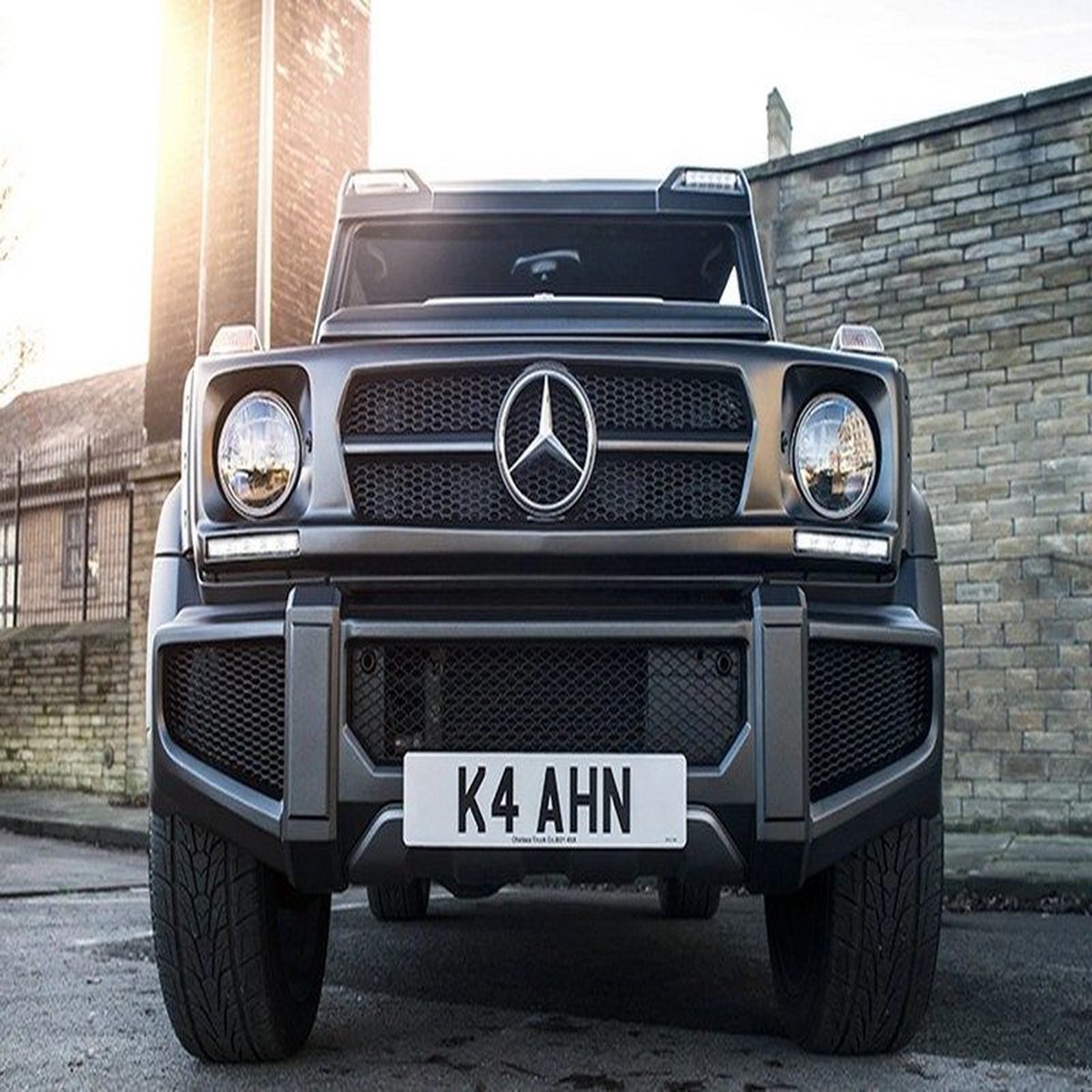 Kahn Design Front Grille with Daytime LED Running Lights for Mercedes G-Wagon (1990-2018)