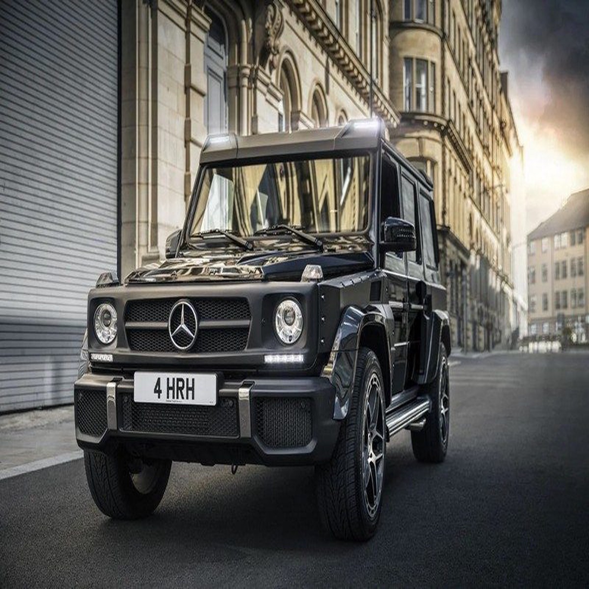 Kahn Design Front Roof Shield for Mercedes G-Wagon (1990-2018)