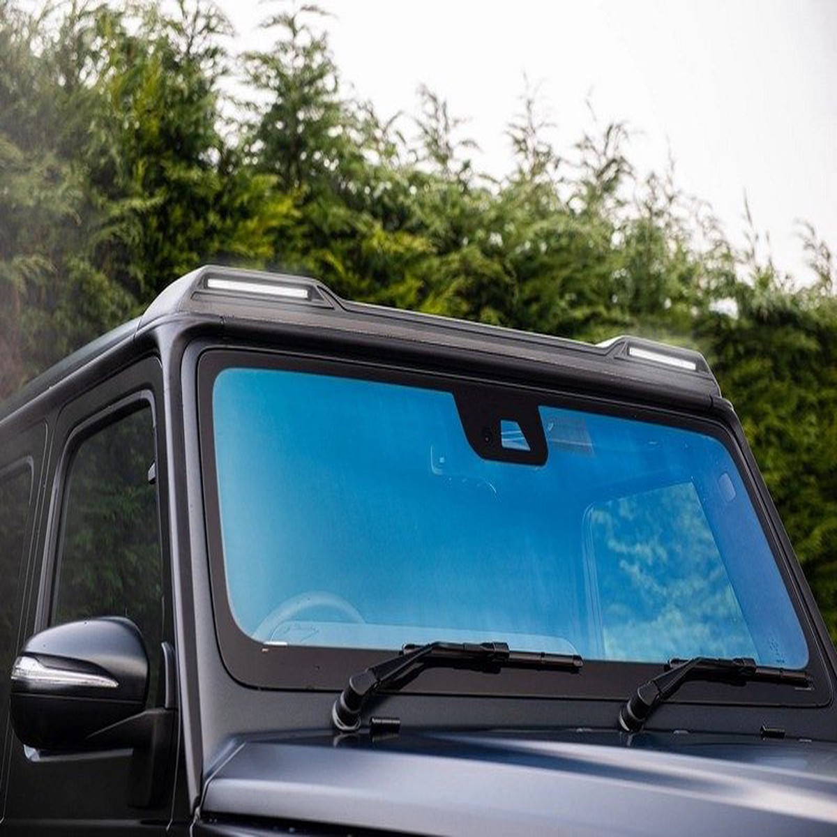 Kahn Design Front Roof Shield with LED Lights for Mercedes G-Wagon G63 AMG (2018-Present)
