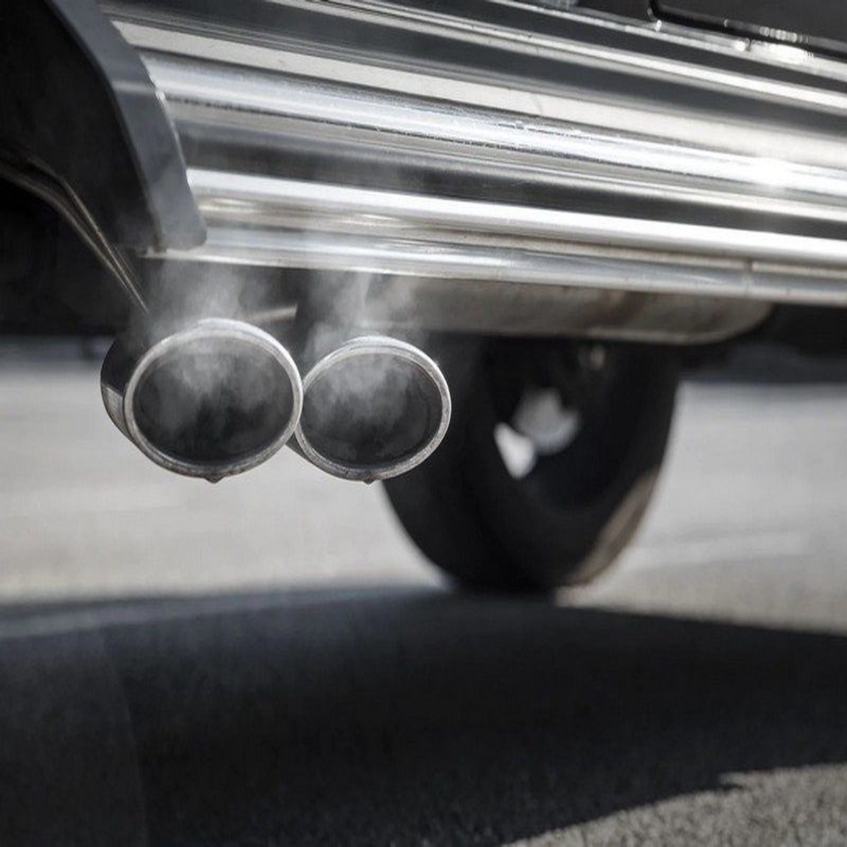 Kahn Design Twin Exhaust Side Pipes for Mercedes G-Wagon (1990-2018)