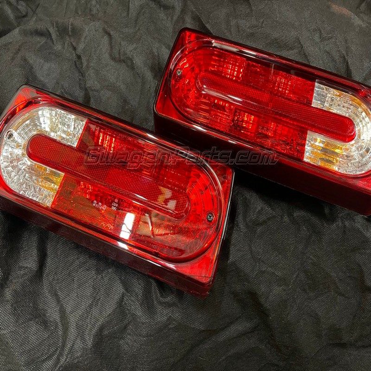 Mercedes G63/G65 W463 OEM-style Taillights Red-Clear v4