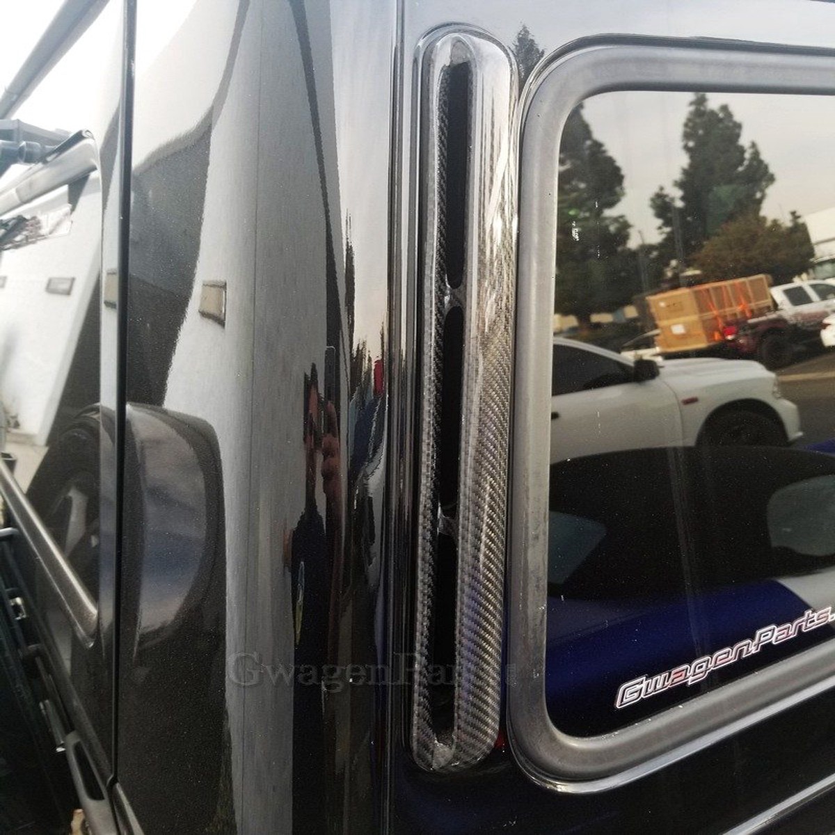 Mercedes G-class Carbon Fiber D-Pillar Cover for 2002-2018 W463