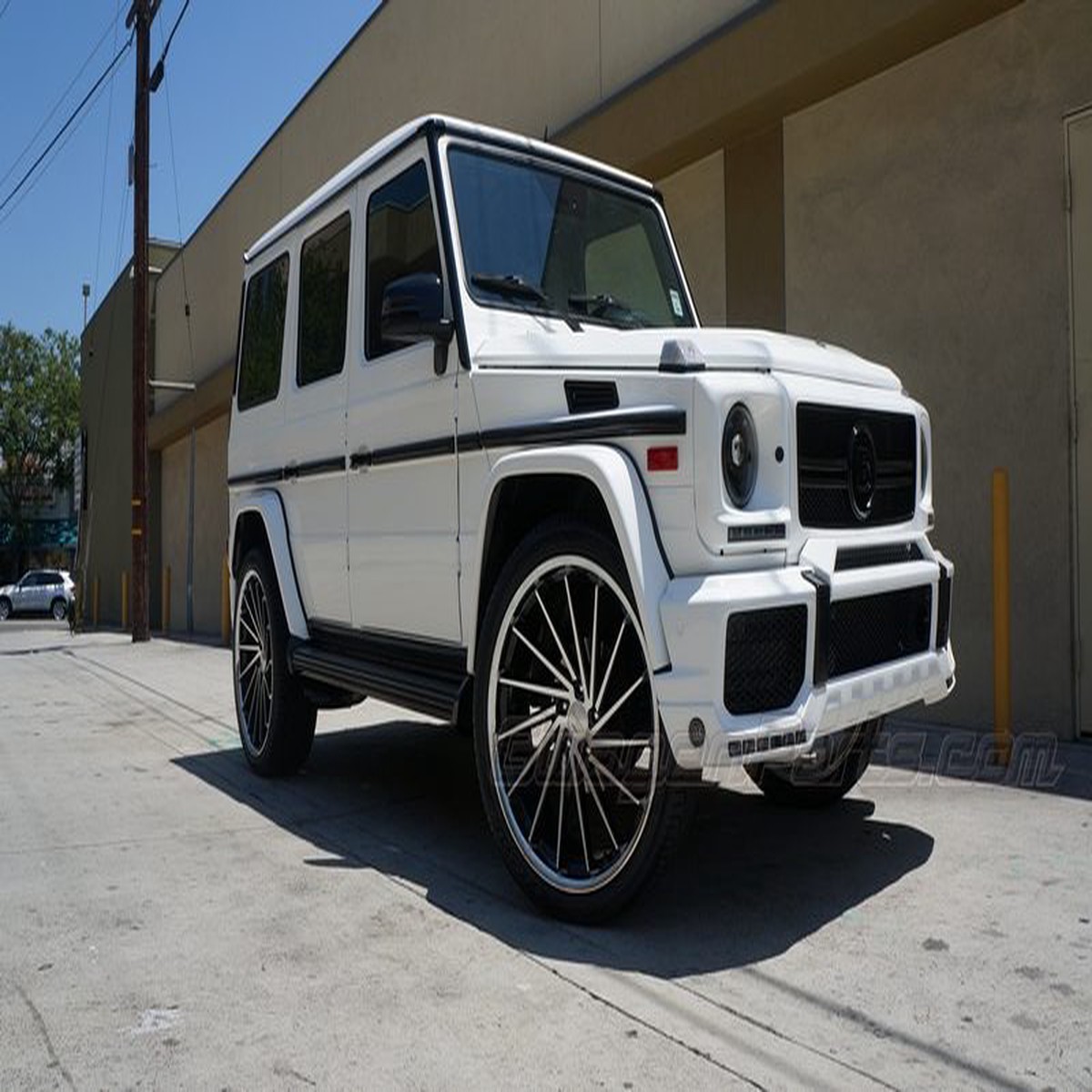 Giovanna Spira FF for Mercedes G-Wagon