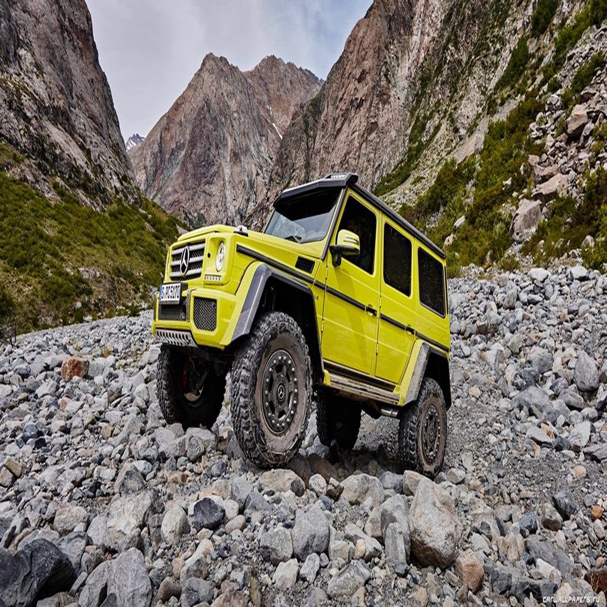 18-inch Mercedes/Hutchinson G500 44 OEM Wheel in Matte Black for Mercedes G-class