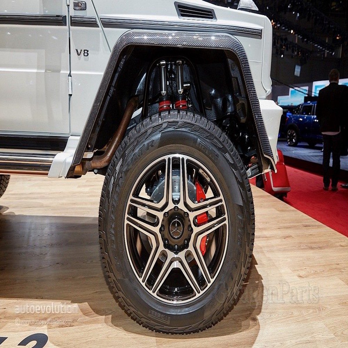 22-inch Mercedes G500/G550 44 OEM Wheels in Machined/Black