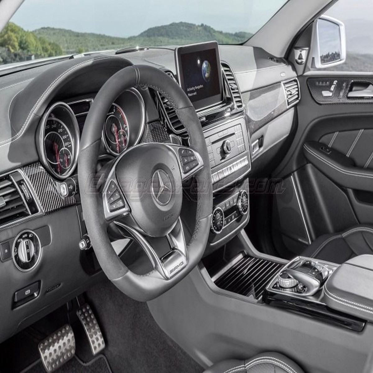 AMG Performance Steering Wheel in Leather/Alcantara