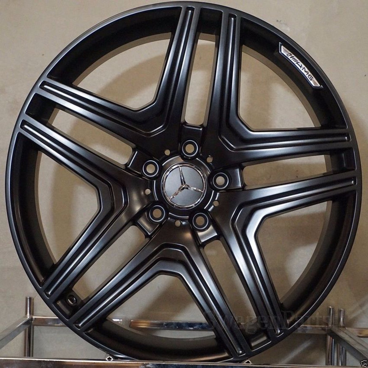 Mercedes AMG-style 209.5 et 48 in Satin Black for G-class W463