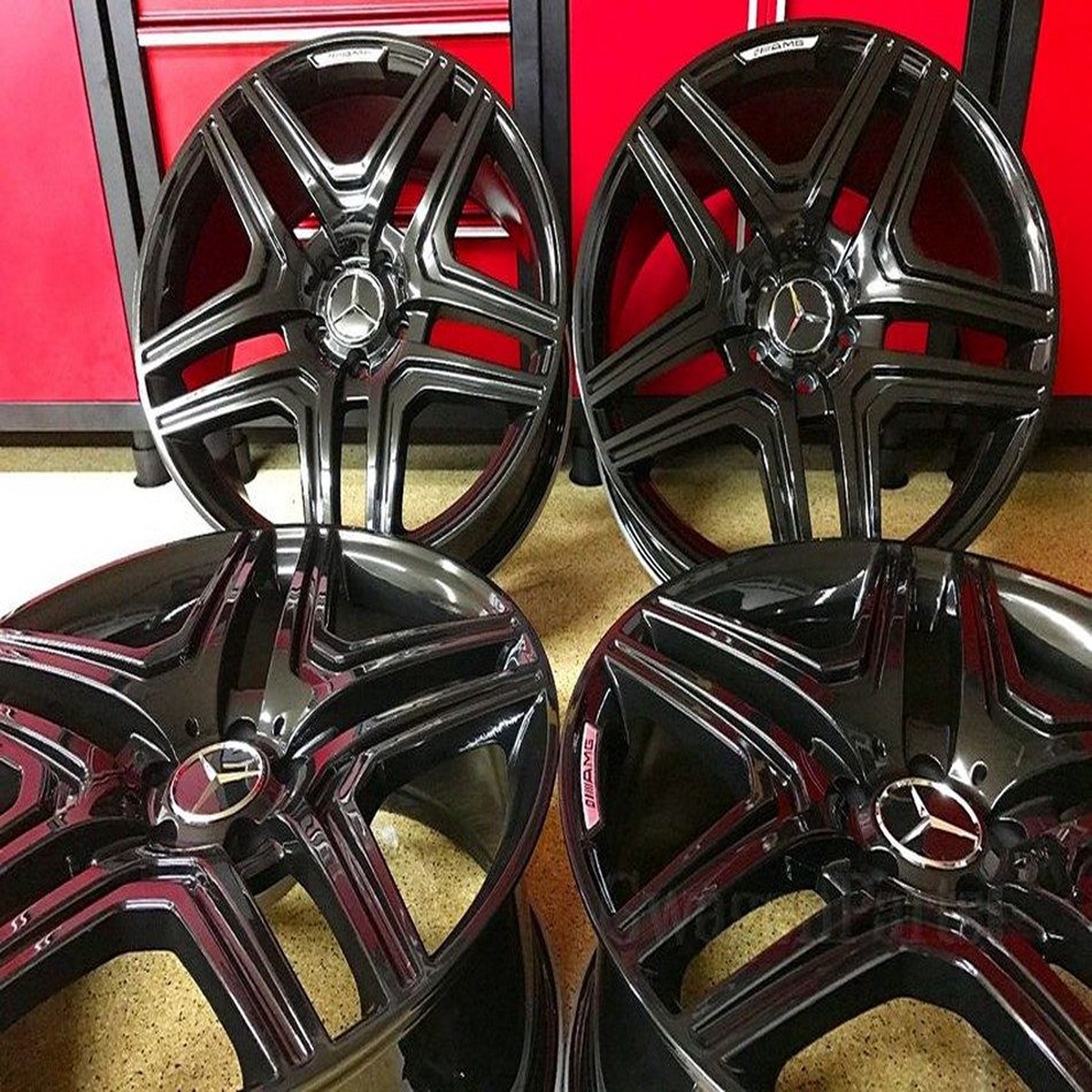 Mercedes AMG-style 229 et 45 in Gloss Black for G-class W463