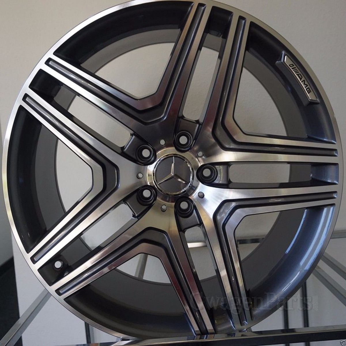 Mercedes AMG-style 229 et 45 in Machined/Gunmetal for G-class W463