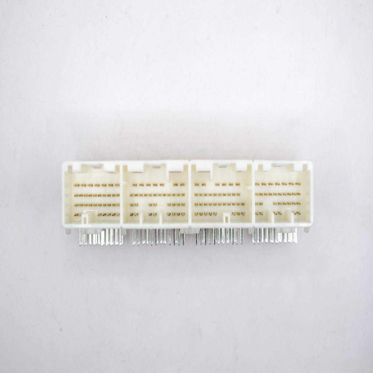 TE Connectivity 135 Way PCB Mount Connector
