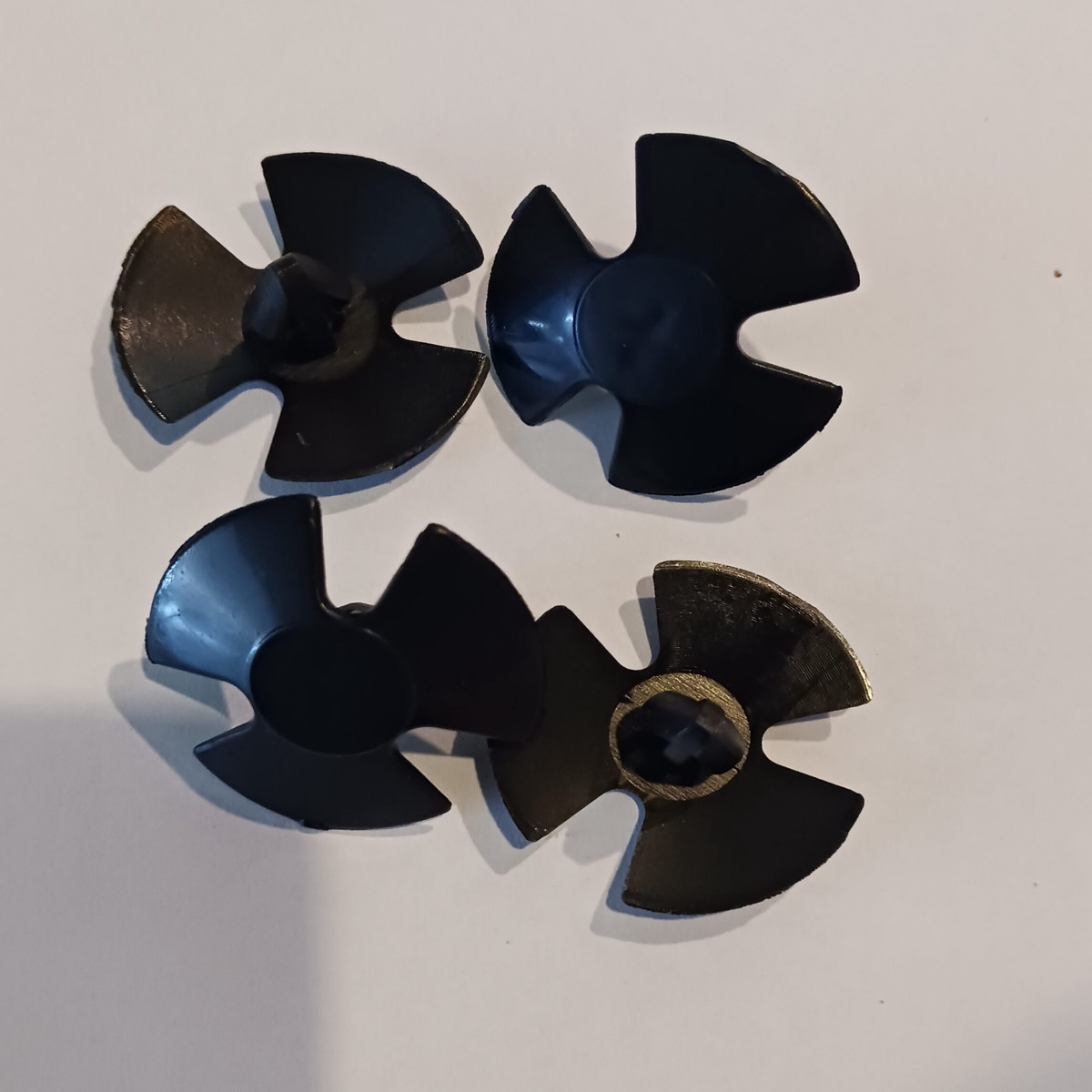 5 Bonnet Lining Clips