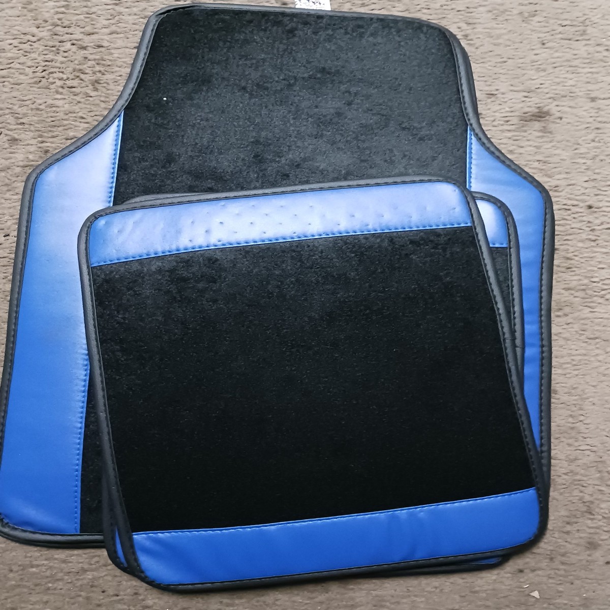 PT Cruiser Carpet Floor Mats set